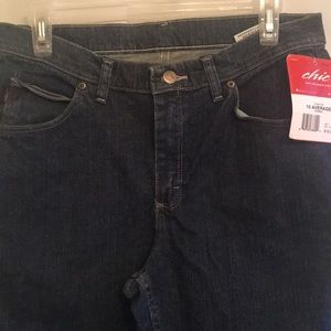 Ladies Chic Jeans size 10 Average NWT